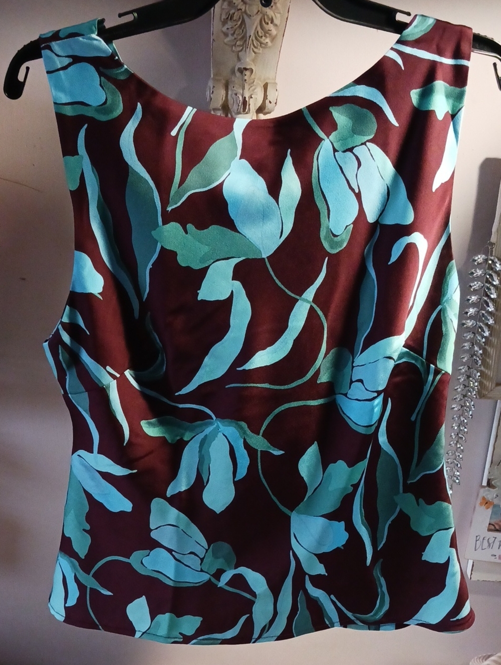 White Closet ⚜️ Sleeveless Top Drape At Back Teal Floral on Burgundy XL